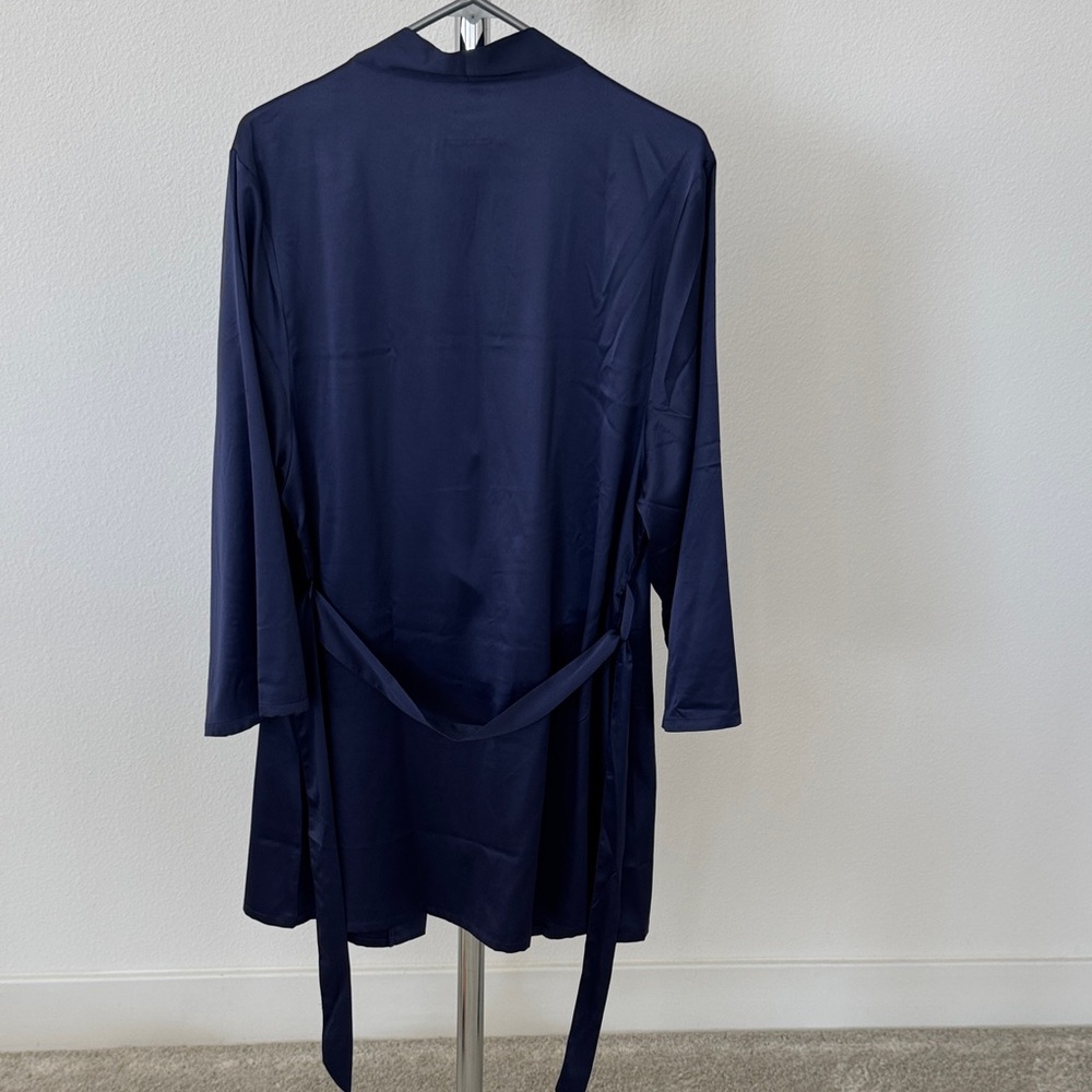 Felina Navy Spring Robe, Large, NWT - Picture 2 of 3
